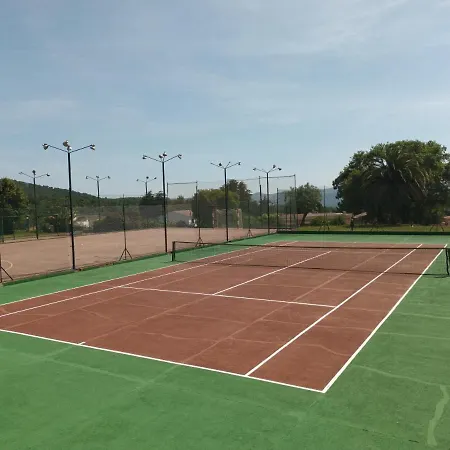 Apartamento Casa-apartamento Planta Baja,jardín Privado