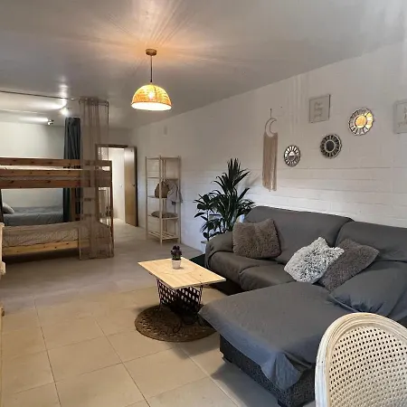 Casa-apartamento Planta Baja,jardín Privado Romanyá de la Selva